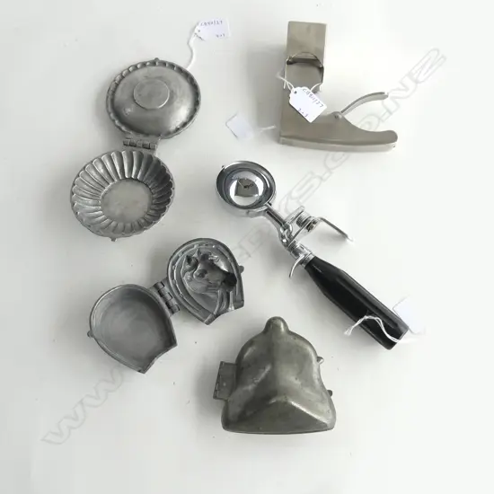 2 VINTAGE ICE CREAM SCOOPS L230mm, 3 PEWTER ICE CREAM MOULDS; SAUCER, BELL & HORSE SHOE L80mm