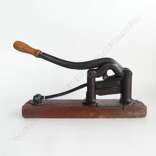 VICT CAST IRON TOBACCO CUTTER L450MM