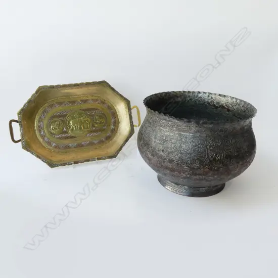 2 ETHNIC METAL PCES; TRAY & JARDINERE H.235mm