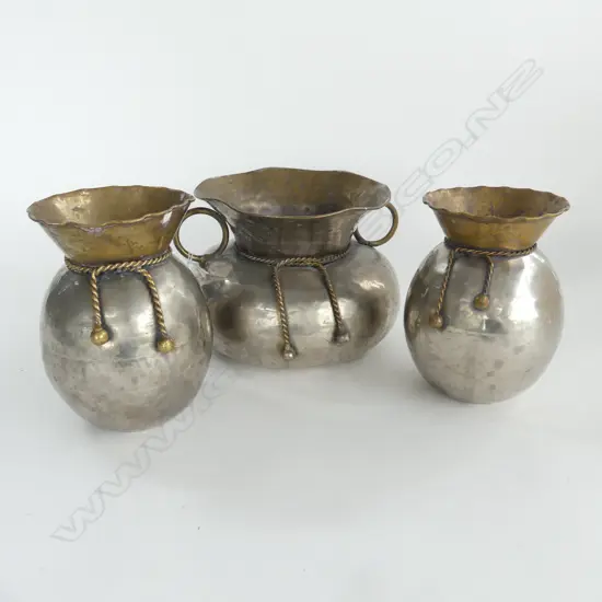 3 SILVER METAL VASES H.165mm