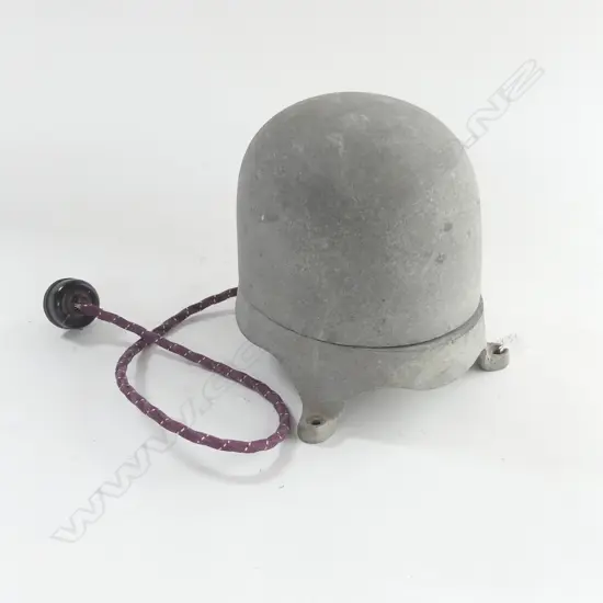 OLD ALUMINIUM HEATED HATBLOCK