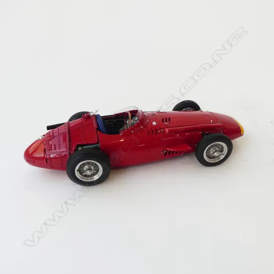 MODEL RACING CAR; CMC 1:18 MASERATI 250F 1957 L.240mm