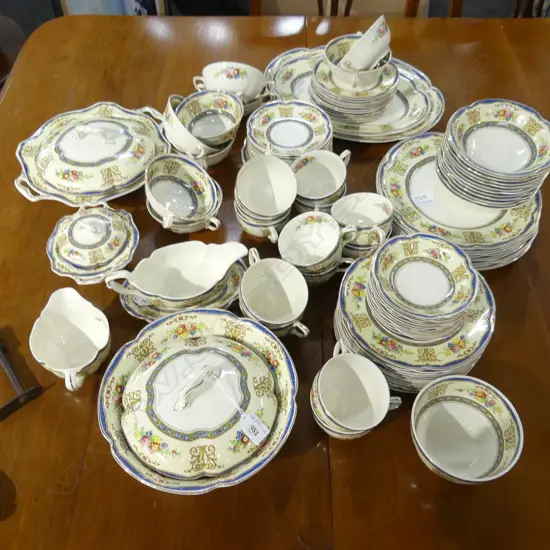 LG PAREEK JOHNSON BROS 'THE MARQUIS' DINNER SERVICE approx 102 PCS