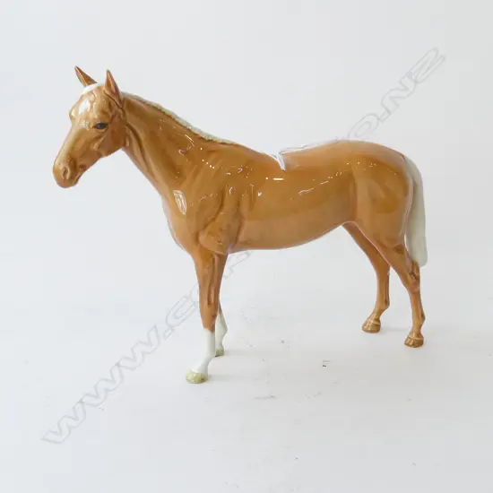 BESWICK  " PALOMINO" HORSE  H 200 X  L 260