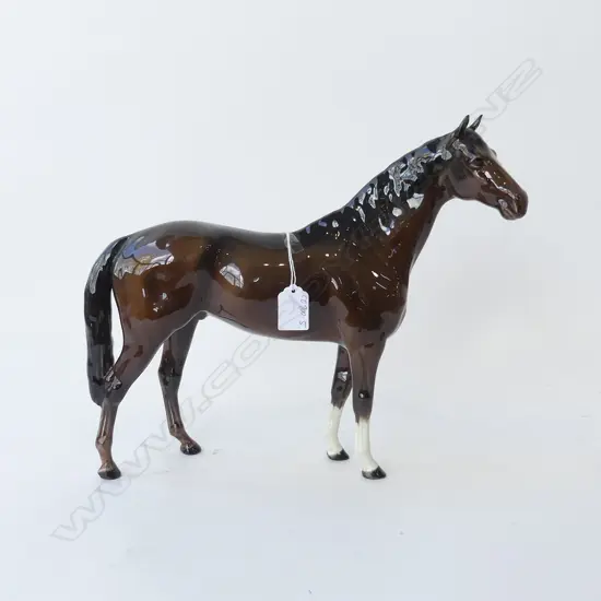 VERY LARGE BESWICK BROWN HORSE H.300 mm L 345 mm
