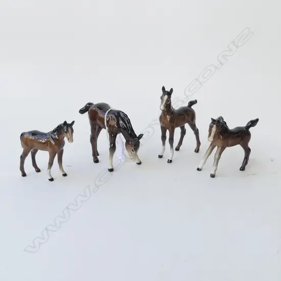 4 BESWICK SMALL PONYS " TALLEST H 110 ONE LEG REPAIRED