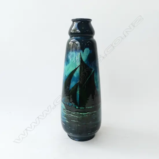 ENGLISH WARDLE VASE w. SAIL BOAT DESIGN H.340mm