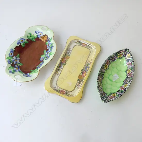 3 MALING DISHES W.300mm