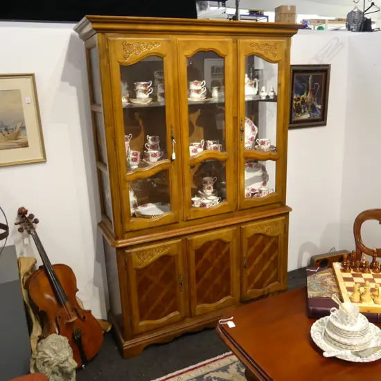 DISPLAY CABINET 1320x430x2010mm