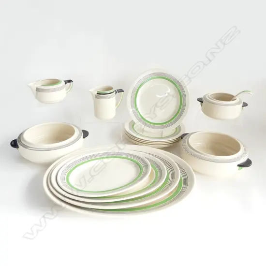 16 PCE 1930s ROYAL DOULTON 'RADIANCE' PART DINNER SERVICE