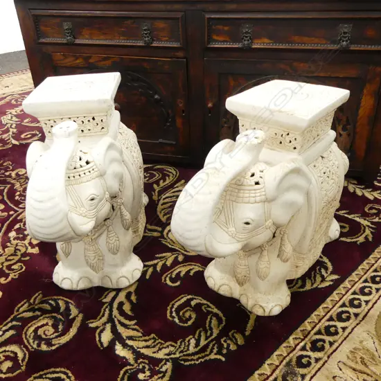 PR WHITE CERAMIC ELEPHANTS H.425mm