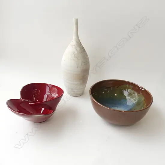 3 PIECES NZ POTTERY