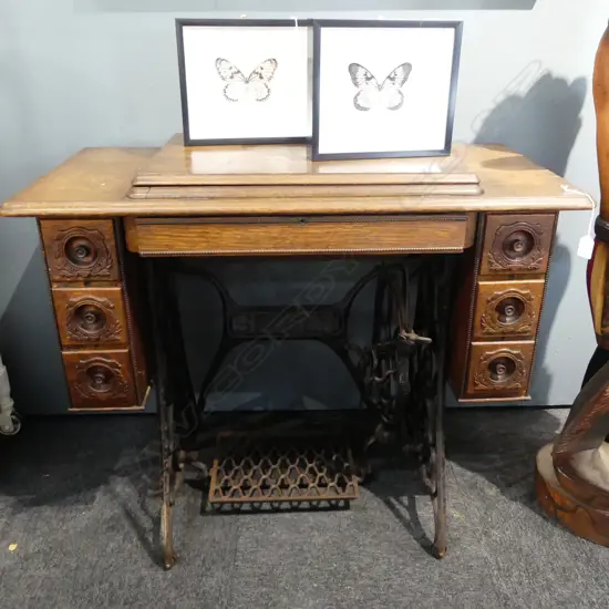 SINGER SEWING MACHINE 925x460x770mm