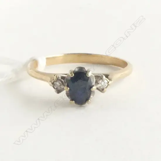 9ct YELLOW GOLD SAPPHIRE & 2 DIAMOND RING 1.68gms size P