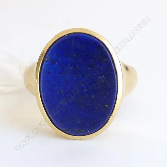 18CT GOLD & LAPIS SIGNET RING TOTAL WEIGHT  7.6GMS SIZE K