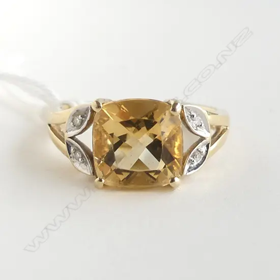 10CT CITRINE AND DIAMOND RING SIZE L 1/2