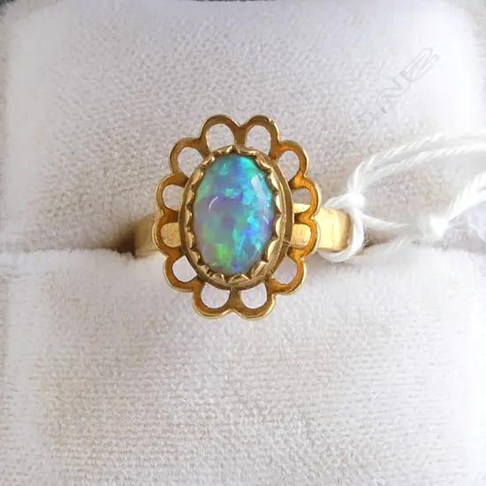18ct YELLOW GOLD & OPAL RING 4.36gms SIZE K