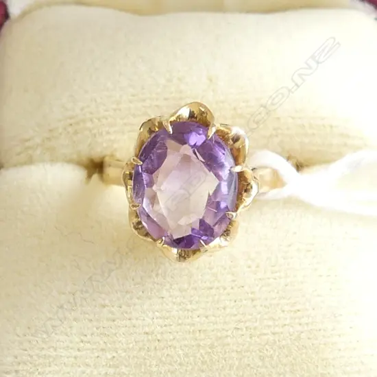 14ct Y/GOLD  oval facet cut AMETHYST VINTAGE RING 4.1gms size N