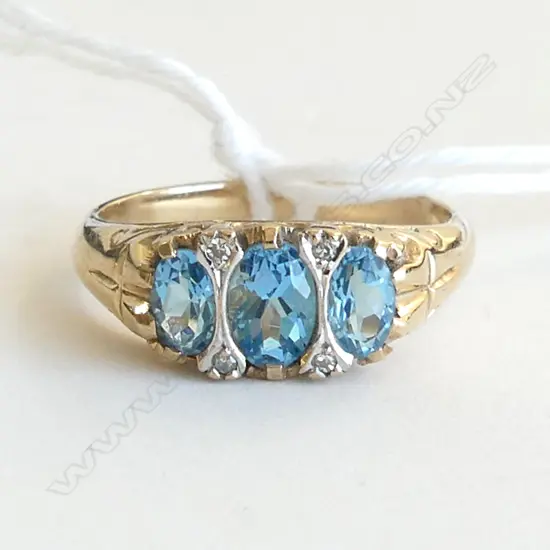 9CT BLUE TOPAZ & DIAMOND SET  DRESS RING 3.2gm SIZE N