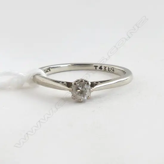 18ct WHITE GOLD &  CZ SOLITAIRE DIAMOND RING 2gms SIZE M
