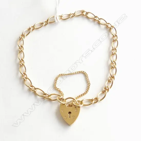 9ct YELLOW GOLD CURB LINK BRACELET w heart padlock clasp 6.32gms