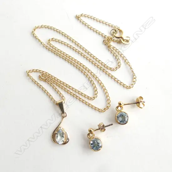 9ct BLUE TOPAZ PENDANT w 9ct CHAIN 2.3gm & MATCHING PR EARRINGS
