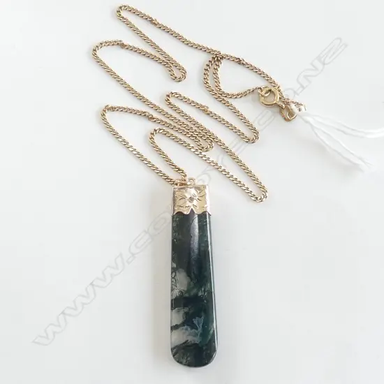 C1900 9ct GOLD MOUNTED MOSS AGATE PENDANT on 3.8gm 9ct GOLD CHAIN 9.95gms total