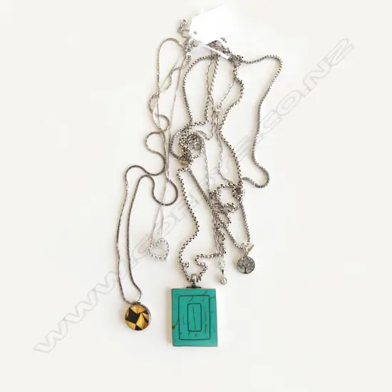 5 SILVER CHAINS w PENDANTS