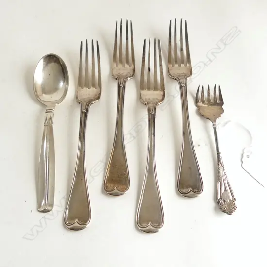 4 VICTORIAN STG SILVER FORKS, 304gms + SILVER SPOON & EP FORK