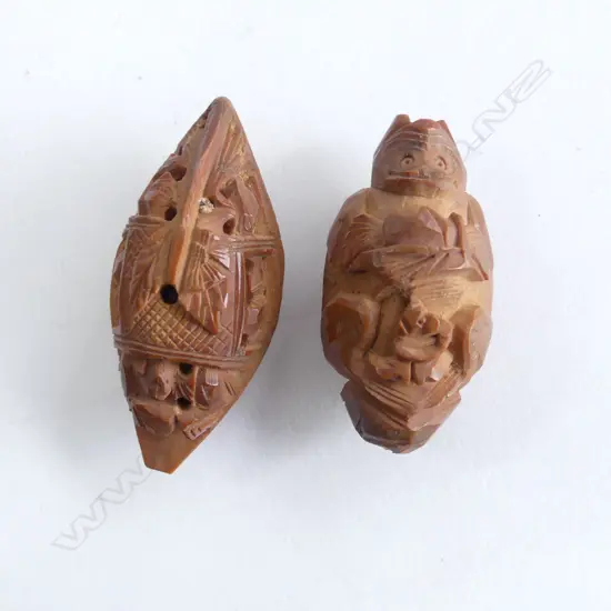 2 old CHINESE FINELY CARVED PEACH PIPS