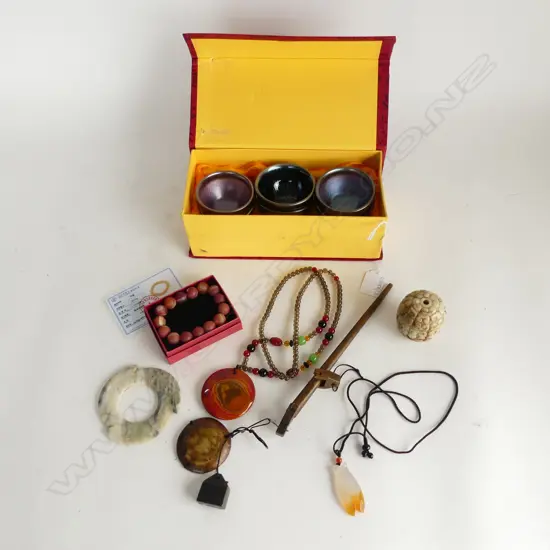 ASST. ORIENTAL ITEMS INCL. 6 LUSTRE GLAZED TEA BOWLS 70mm dia