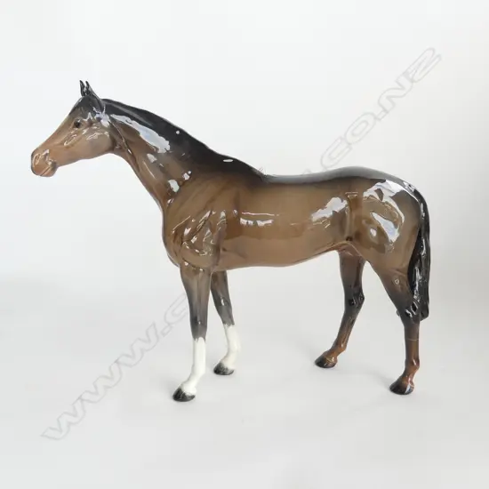 LGE BESWICK CHESTNUT HORSE 2 REPAIRED LEGS H.290mm
