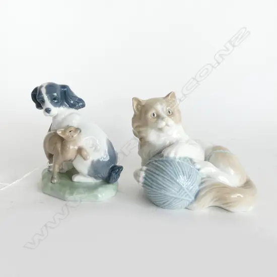 2 PCES NAO; CAT w. YARN BALL, CAT & DOG H.110mm
