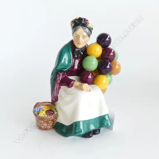 ROYAL DOULTON FIGURINE 'OLD BALLOON SELLER' H.180mm