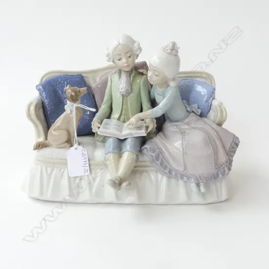 LLADRO #5229 'STORY TIME' W.270mm