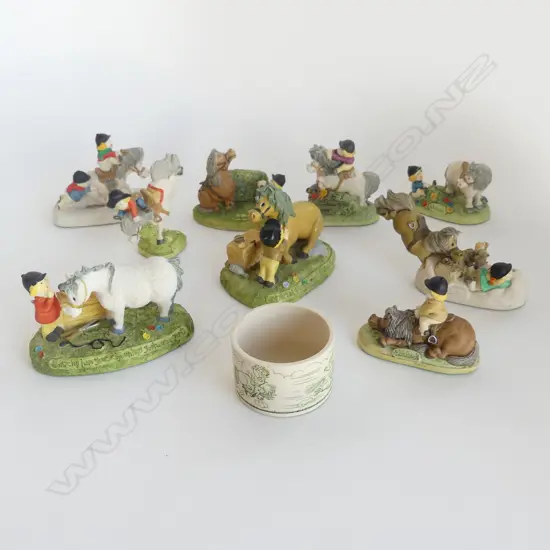 9 ASST. THELWELL RESIN HORSE FIGURINES H.80mm + BOX