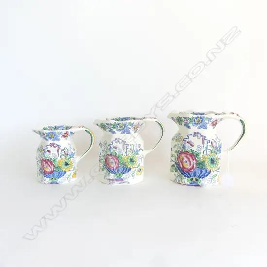 3 MASONS 'STRATHMORE' GRADUATING JUGS H.155mm smallest w. 30mm hairline