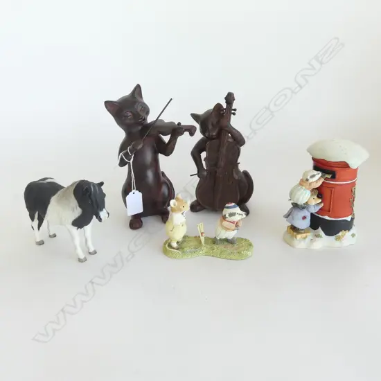 5 RESIN FIGURINES; 2 CAT MUSICIANS H.190mm, 2 VILLEROY & BOCH FOXWOOD TALES, B/W HORSE