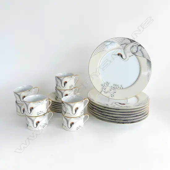 23 PCES FITZ & FLOYD 'CRANE WITH PINE' JAPANESE DINNERWARE; 8 PLATES 260mm dia, 8 CUPS, 7 SAUCERS