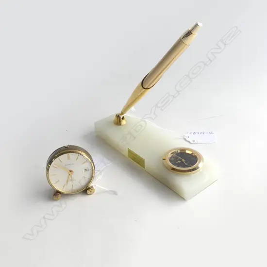 PARKER PEN ON ONYX DESK STAND & GUBELIN TRAVEL ALARM CLOCK