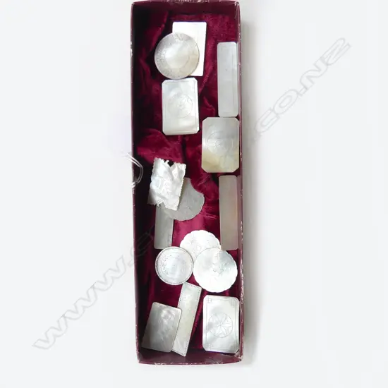 15 ANTIQUE MOTHER OF PEARL CHINESE GAMING TOKENS ENGRAVED PATTERNS, L.28MM-55MM