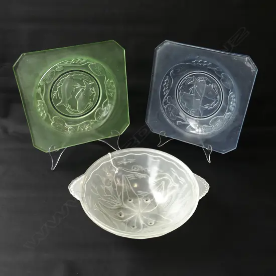 ORREFORS BOWL WITH MERMAIDS 220MM X 2 BAGLEY FROSTED PLATES WITH FISH 230MM