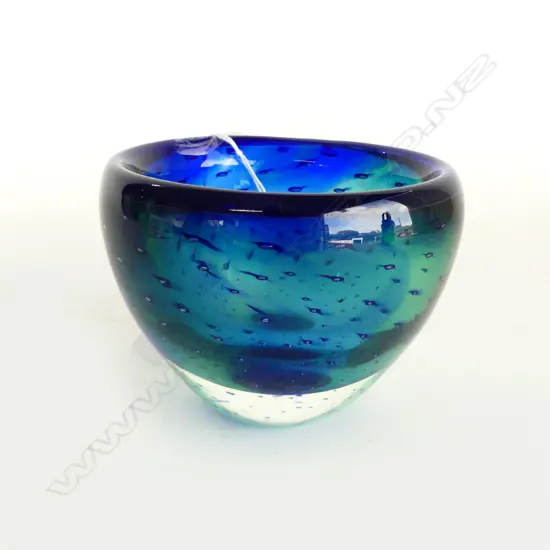 NIGEL SCHRODER BLUE ART GLASS VASE H.100mm, SIGNED