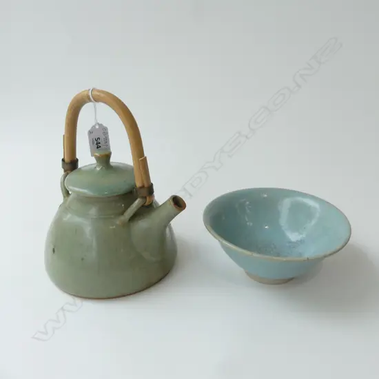 PETER STICHBURY STUDIO POTTERY TEAPOT & CHUN GLAZED BOWL 160mm dia