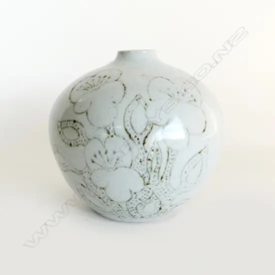 GRAEME STORM VASE w. FLOWERS DESIGN H.140mm