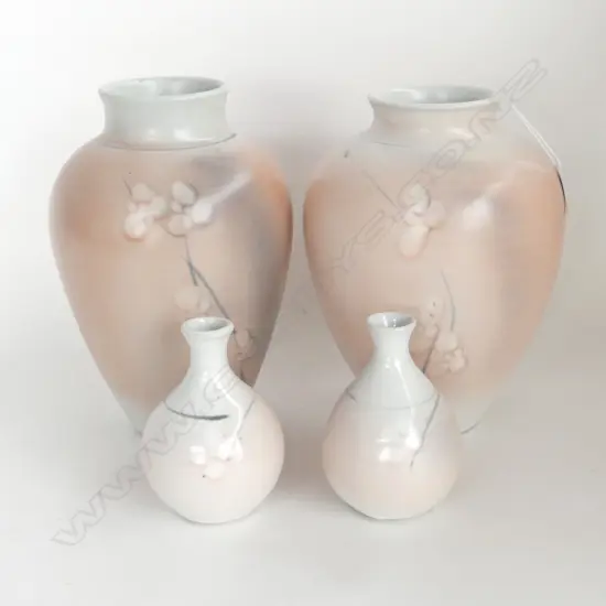 4 PETER SHEARER VASES, TALL H.240, SML H.125mm 