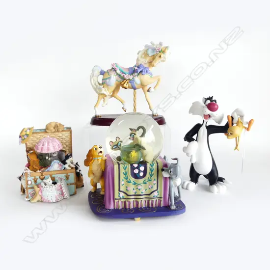 4 ITEMS; LADY & TRAMP SNOW GLOBE, SYLVESTER CAT H.230mm, KITTY TREAURE TRUNK MUSIC BOX, LENOX CHINA HORSE-PETAL MISSING