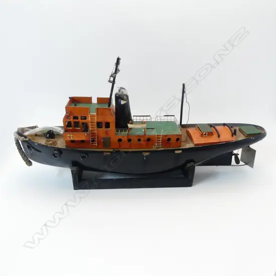 MODEL SHIP ON STAND L.900mm