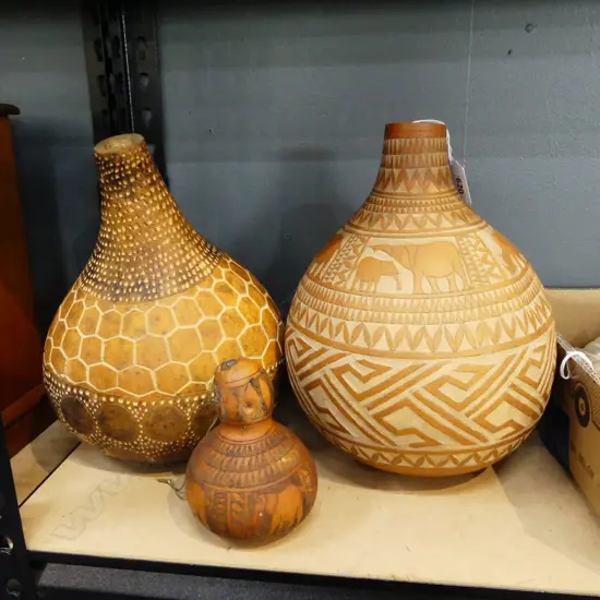 3 CARVED GOURDS, WITH AFRICAN ANIMAL MOTIFS, H.120-260mm