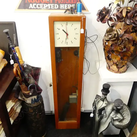 ELECTRIC GENTS OF LEICESTER 1950S COMMERCIAL MASTER CLOCK H1128MM